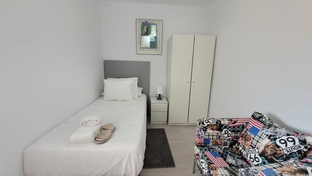 Apartaments B O D Collblanc L'Hospitalet de Llobregat Bagian luar foto