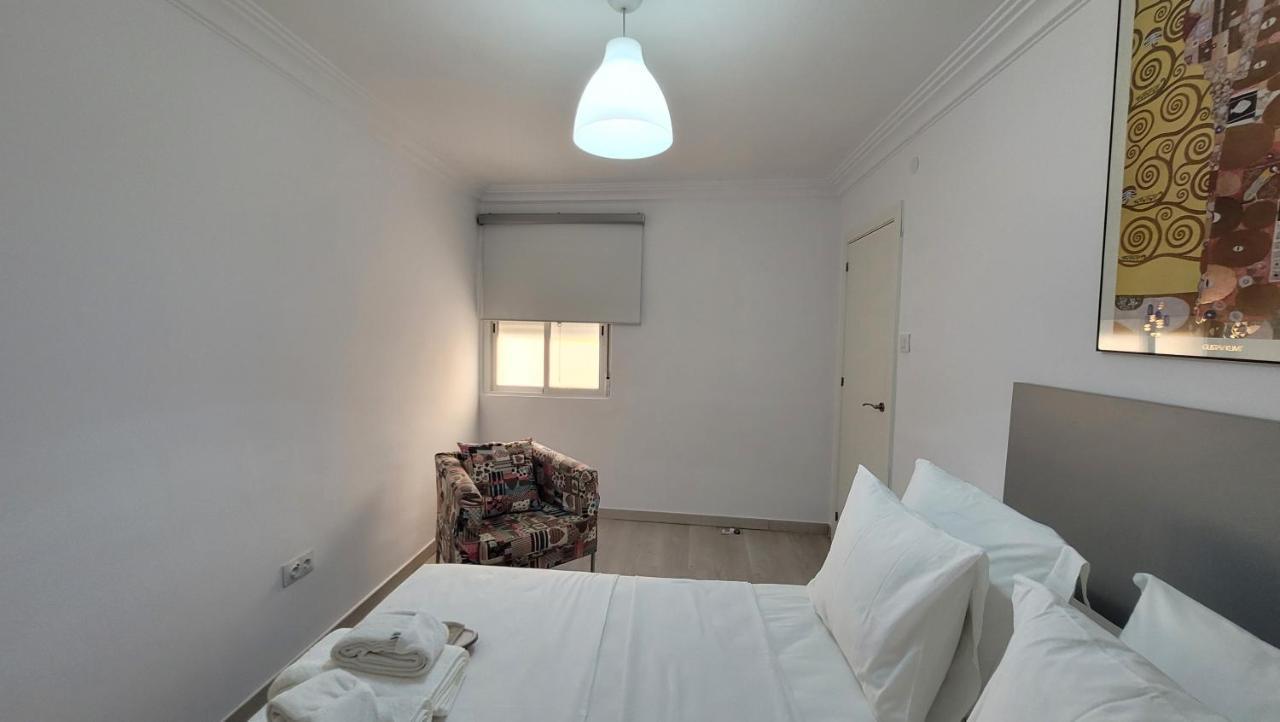 Apartaments B O D Collblanc L'Hospitalet de Llobregat Bagian luar foto