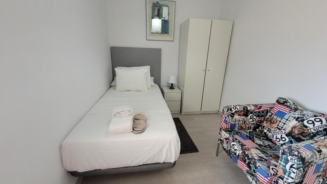 Apartaments B O D Collblanc L'Hospitalet de Llobregat Bagian luar foto