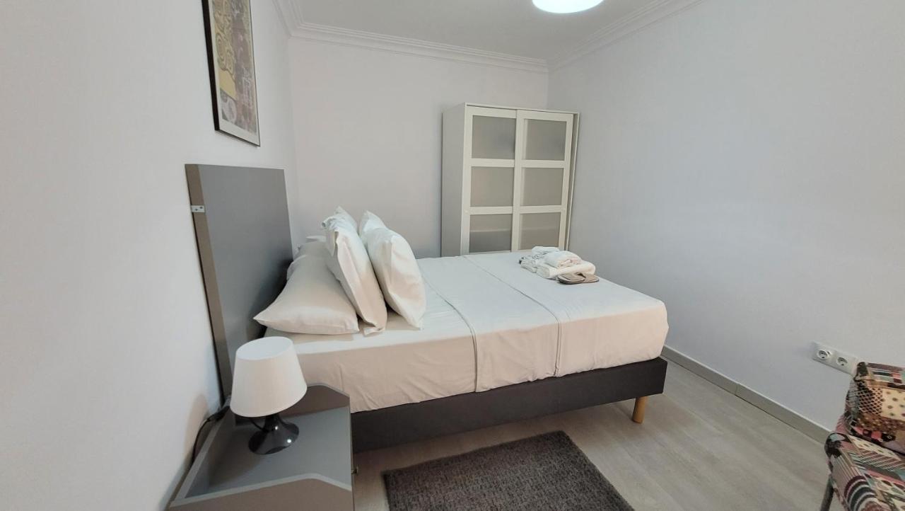 Apartaments B O D Collblanc L'Hospitalet de Llobregat Bagian luar foto