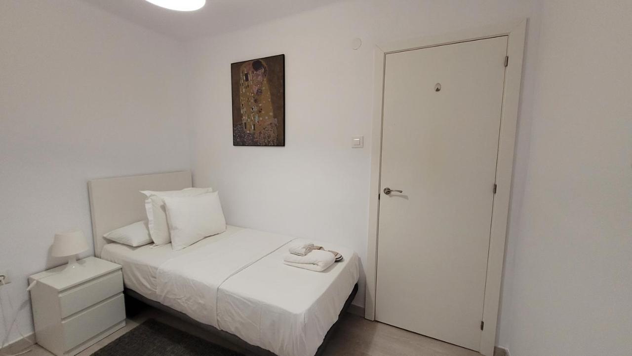 Apartaments B O D Collblanc L'Hospitalet de Llobregat Bagian luar foto