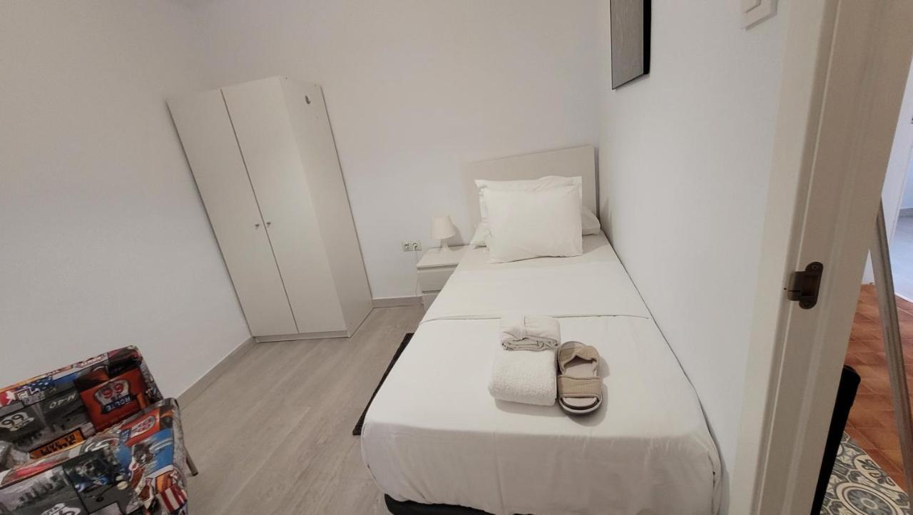 Apartaments B O D Collblanc L'Hospitalet de Llobregat Bagian luar foto