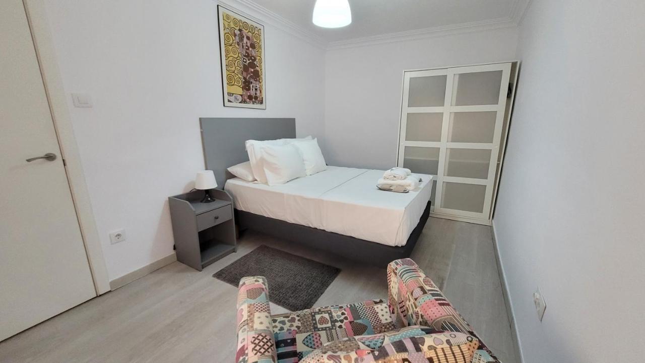 Apartaments B O D Collblanc L'Hospitalet de Llobregat Bagian luar foto