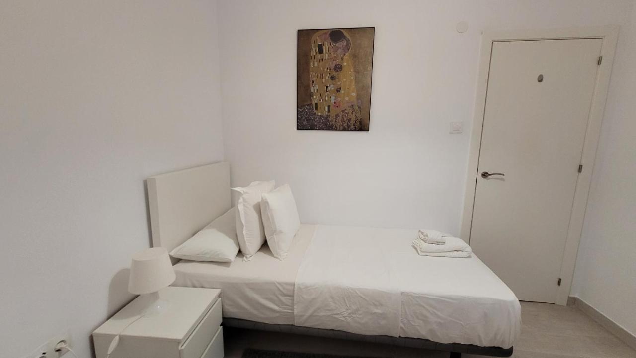 Apartaments B O D Collblanc L'Hospitalet de Llobregat Bagian luar foto