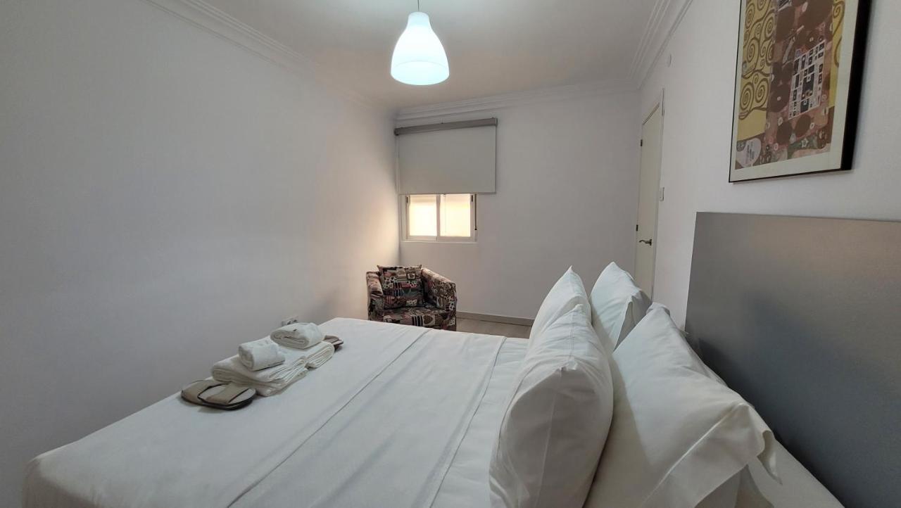 Apartaments B O D Collblanc L'Hospitalet de Llobregat Bagian luar foto