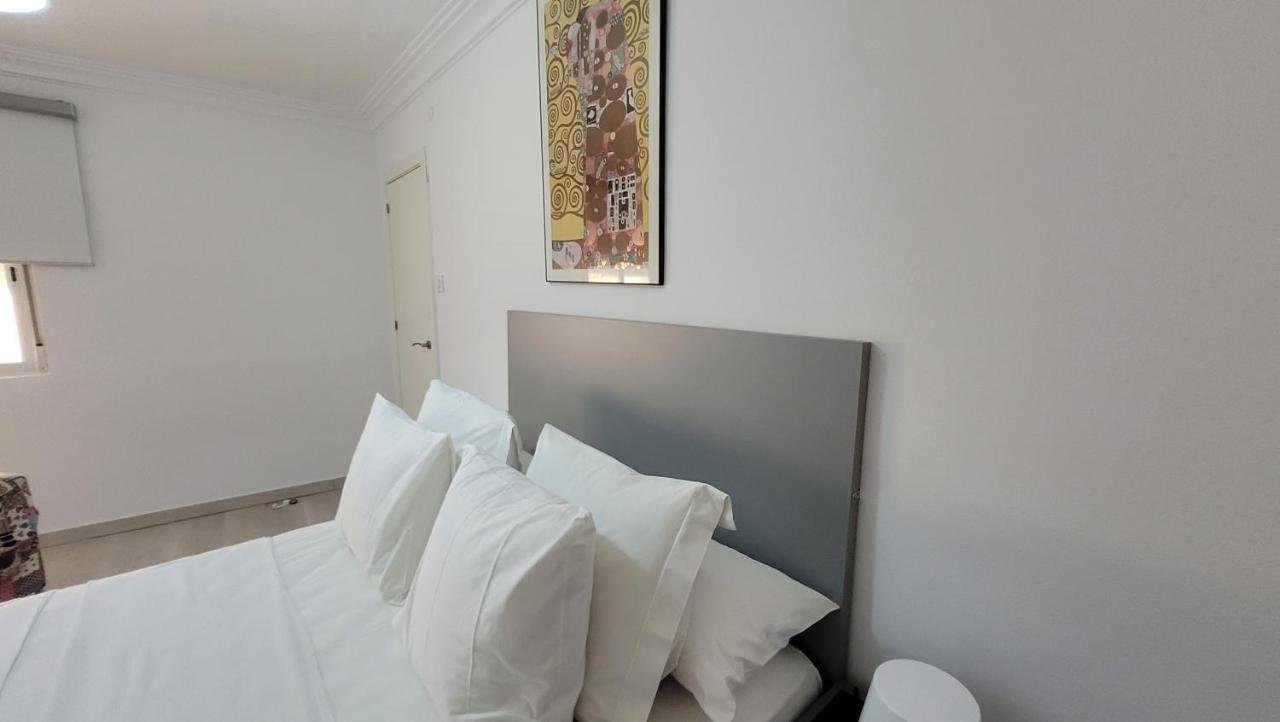 Apartaments B O D Collblanc L'Hospitalet de Llobregat Bagian luar foto