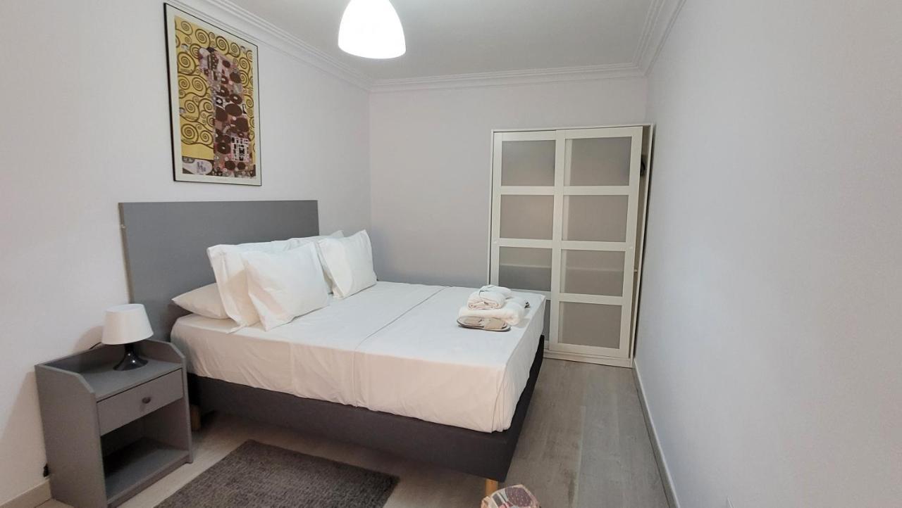 Apartaments B O D Collblanc L'Hospitalet de Llobregat Bagian luar foto